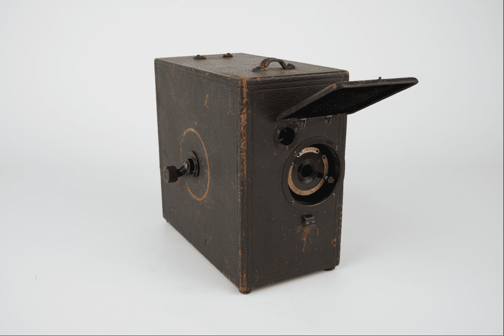 Cine-Kodak Model A, the worlds first 16mm movie camera — Kino Cameras